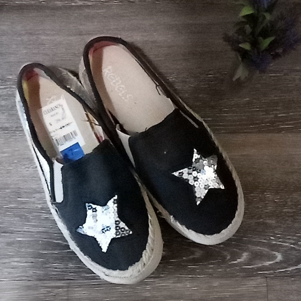NWT: REBELS, SLIP-ON SEQUIN STAR JEAN CANVAS/WICKER WOMENS SNEAKER SHOE.